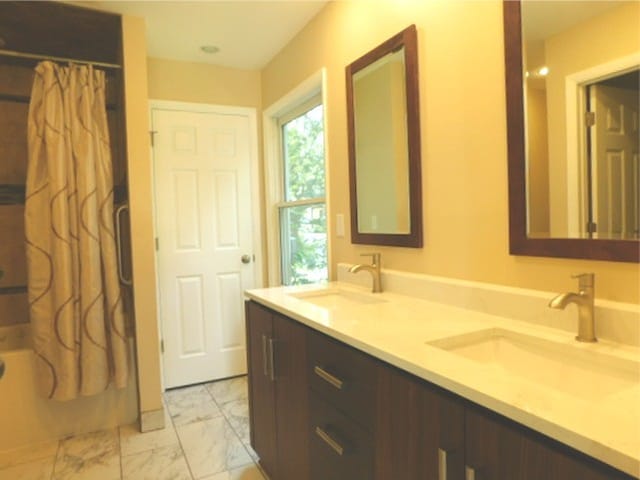 711 Glendale Ave, Rockford, IL 61108 - bathroom with marble finish flooring and double vanity