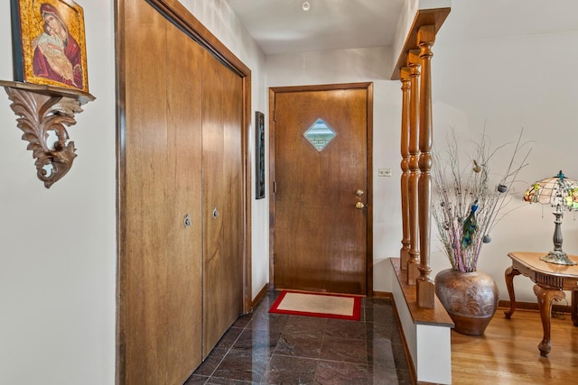 6955 N Dowagiac Ave, Chicago, IL 60646 - foyer featuring baseboards