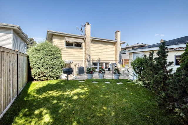 6955 N Dowagiac Ave, Chicago, IL 60646 - back of property with a chimney