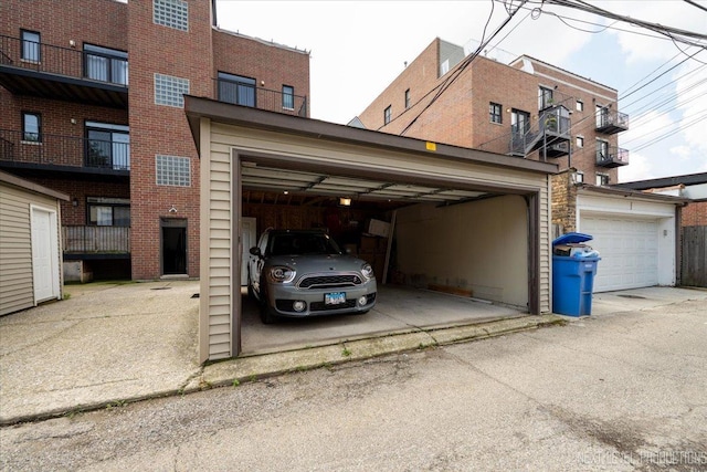 2340 W Roscoe St Unit 2W, Chicago, IL 60618 - view of garage
