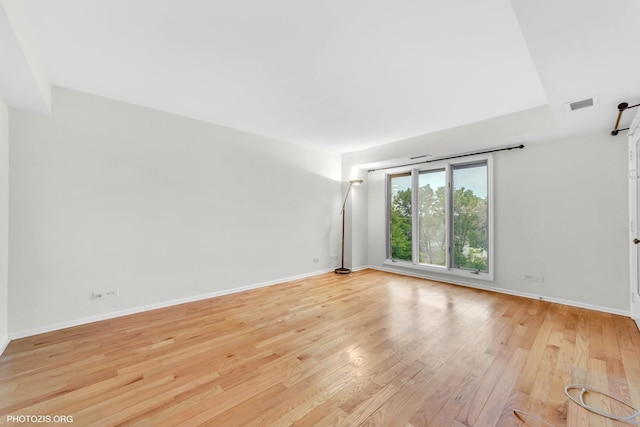 1621 Mission Hills Rd Unit 510, Northbrook, IL 60062 - empty room with light wood-style flooring and baseboards