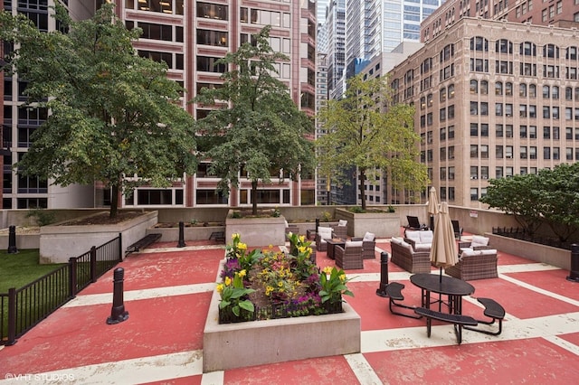 212 W Washington St Unit 1112, Chicago, IL 60606 - view of property's community featuring outdoor lounge area and a view of city