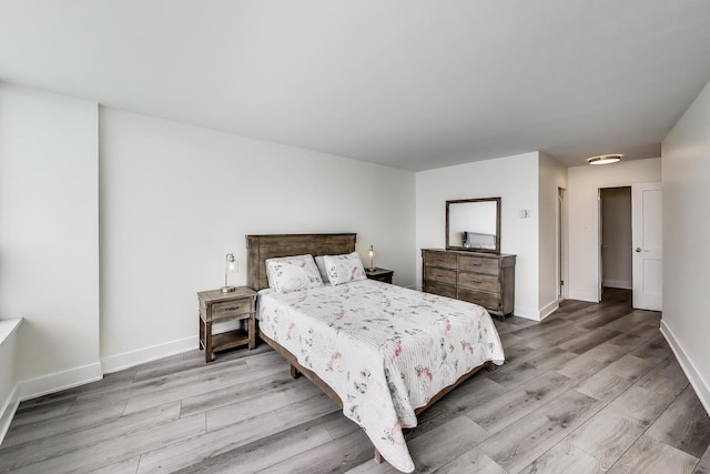 940 W Glenlake Ave Unit 19C, Chicago, IL 60660 - bedroom with wood finished floors