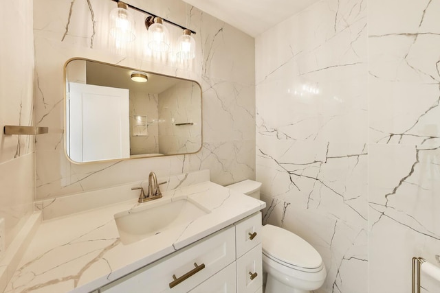 940 W Glenlake Ave Unit 19C, Chicago, IL 60660 - bathroom featuring tile walls and vanity