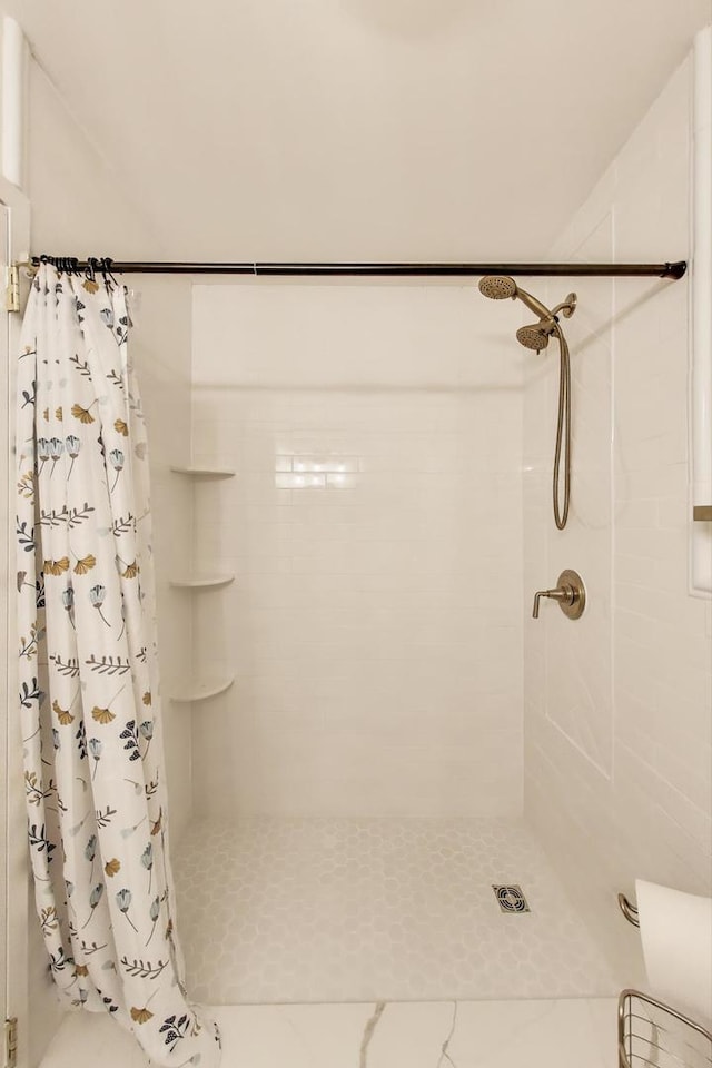 940 W Glenlake Ave Unit 19C, Chicago, IL 60660 - full bath with a stall shower