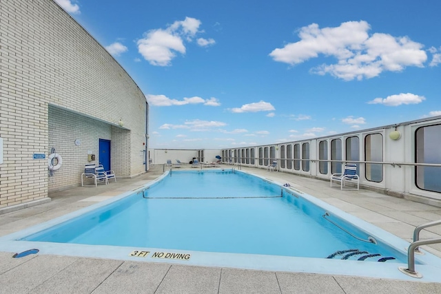 940 W Glenlake Ave Unit 19C, Chicago, IL 60660 - community pool with a patio