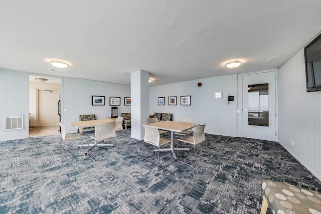 940 W Glenlake Ave Unit 19C, Chicago, IL 60660 - carpeted office space featuring a decorative wall
