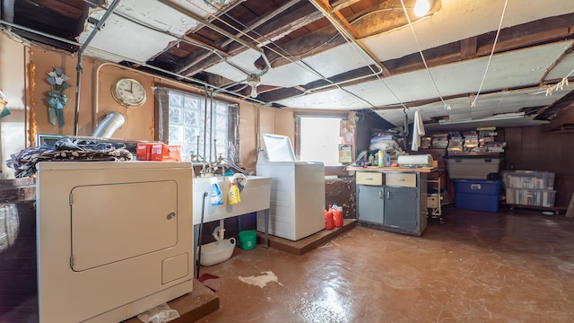 10747 S S Ave H, Chicago, IL 60617 - basement with washer and dryer