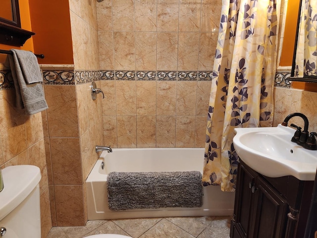 3100 W Brooke Ave, Waukegan, IL 60087 - full bath with tile walls, shower / bath combination with curtain, and vanity