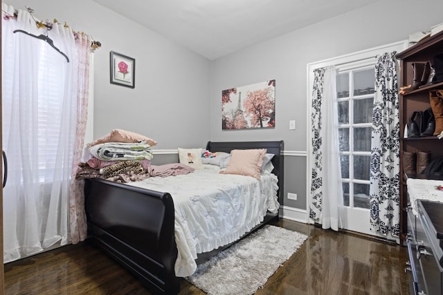 6921 26th St, Berwyn, IL 60402 - bedroom with wood finished floors and baseboards