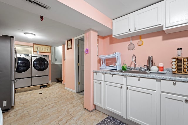 6921 26th St, Berwyn, IL 60402 - washroom featuring independent washer and dryer