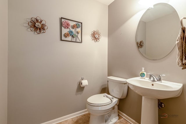 843 Brahms Rd, Volo, IL 60073 - half bath with toilet and baseboards