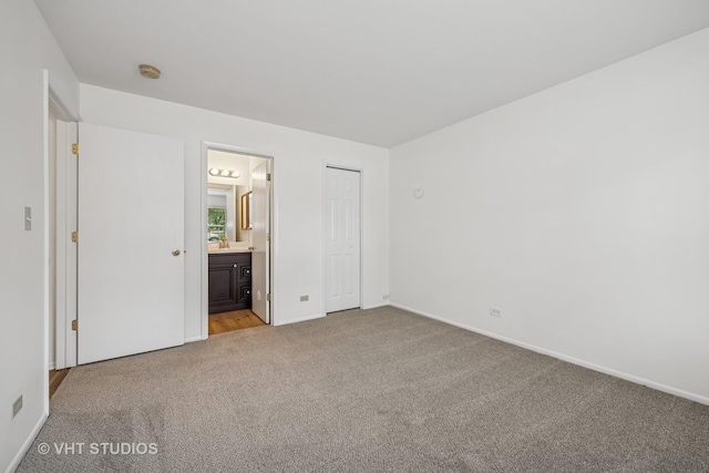 600 Hanover Ct Unit V1, Schaumburg, IL 60194 - unfurnished bedroom with light carpet and ensuite bathroom
