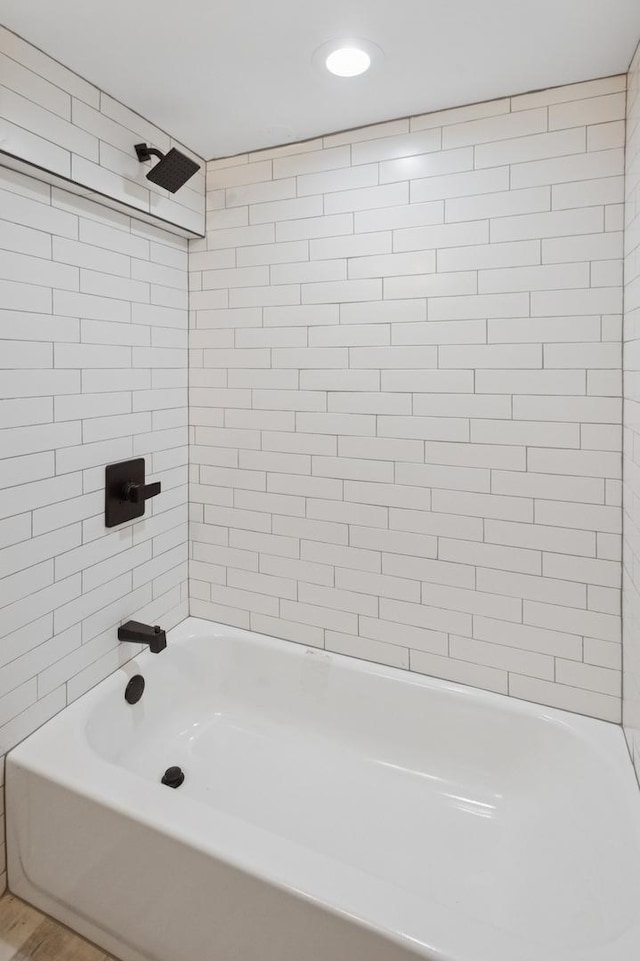 5406 N Mulligan Ave, Chicago, IL 60630 - full bath with bathing tub / shower combination