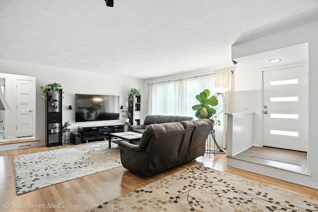 112 N Cedar Ave, Wood Dale, IL 60191 - photo 3