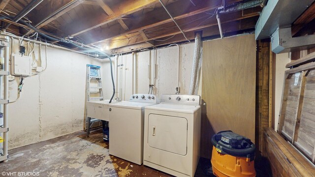 265 N Shaddle Ave, Mundelein, IL 60060 - laundry room with washer and dryer