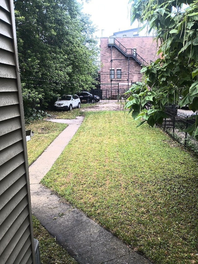 2236 W Monroe St, Chicago, IL 60612 - view of yard