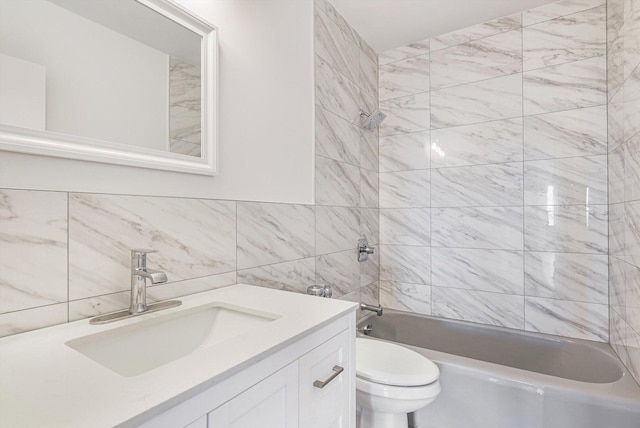 1550 N Lake Shore Dr Unit 2A, Chicago, IL 60610 - full bath with vanity, bathtub / shower combination, and tile walls