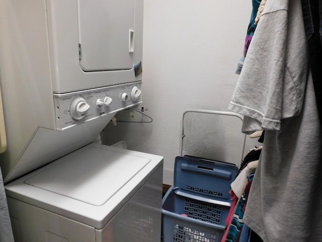 4256 W Egan Rd, Leaf River, IL 61047 - washroom featuring stacked washer and clothes dryer