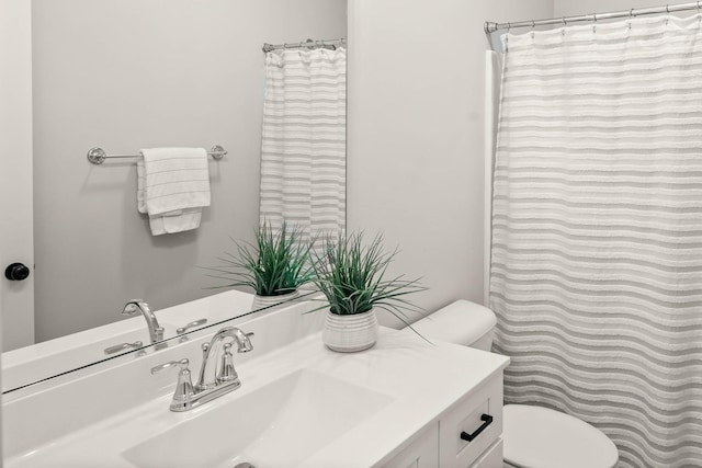2621 Shale Rd, Normal, IL 61761 - full bath with vanity and curtained shower