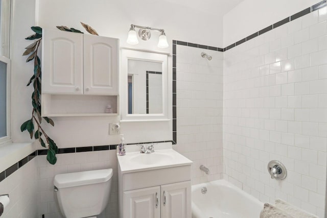 4702 N Campbell Ave Unit 2, Chicago, IL 60625 - full bath with shower / bathtub combination and vanity