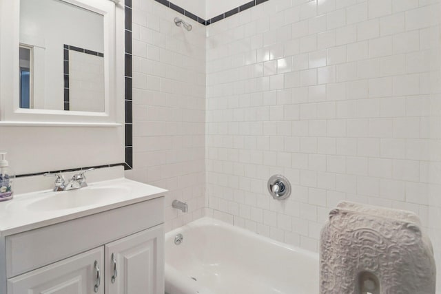 4702 N Campbell Ave Unit 2, Chicago, IL 60625 - full bathroom with vanity and washtub / shower combination