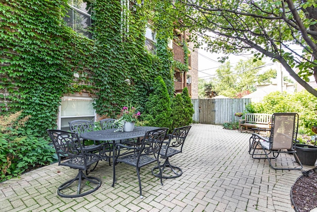5952 N Paulina St Unit 2N, Chicago, IL 60660 - view of patio featuring outdoor dining area
