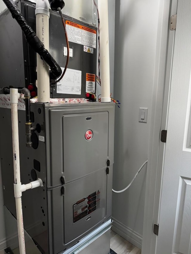 653 N Spaulding Ave, Chicago, IL 60624 - utilities with heating unit