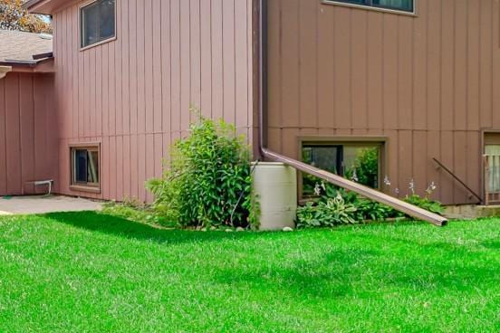 17720 Ashland Ave, Homewood, IL 60430 - view of side of property with a yard