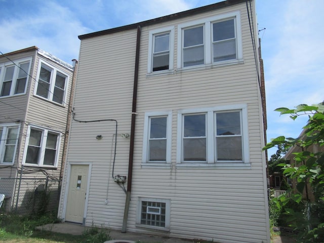 5822 S Sacramento Ave, Chicago, IL 60629 - back of house