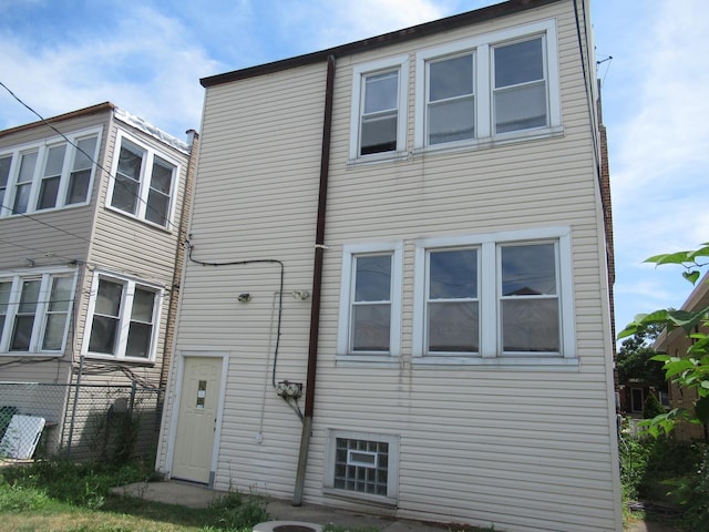 5822 S Sacramento Ave, Chicago, IL 60629 - back of property