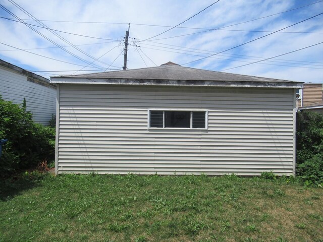 5822 S Sacramento Ave, Chicago, IL 60629 - view of side of property with a lawn