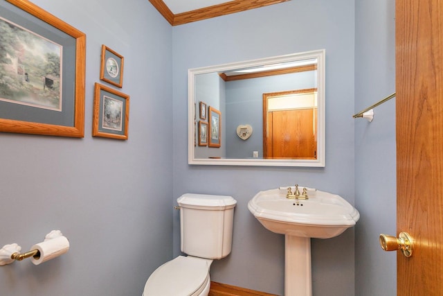 1642 Iowa Dr, Elk Grove Village, IL 60007 - bathroom featuring toilet and ornamental molding