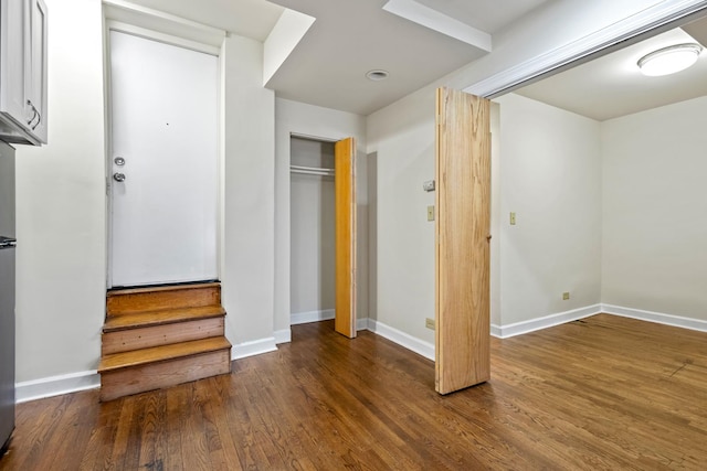 7035 N Sheridan Rd Unit G, Chicago, IL 60626 - unfurnished bedroom with wood finished floors and a closet