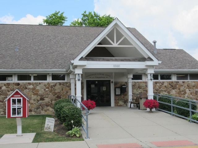 1819 Dunsford Ct, Schaumburg, IL 60194 - view of building exterior featuring a garage