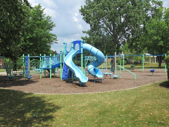 1819 Dunsford Ct, Schaumburg, IL 60194 - community playground with a yard