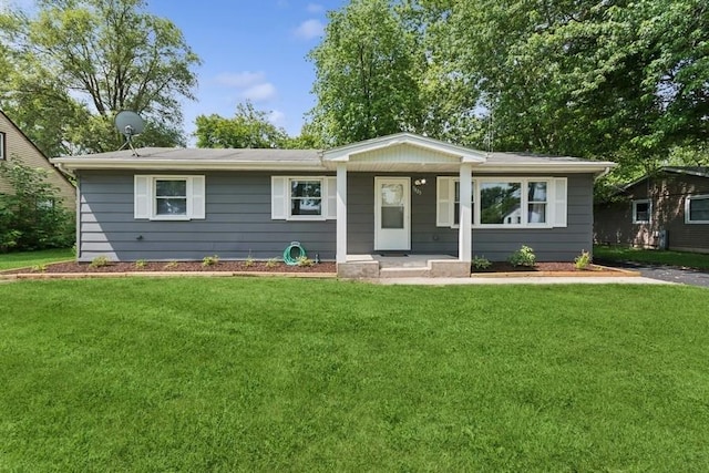 7825 Susan St, Morris, IL 60450 - ranch-style home featuring a front lawn and a porch