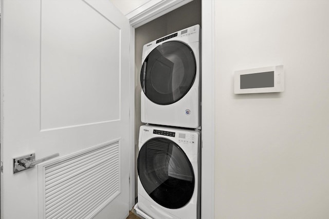 702 W Wellington Ave Unit 2N, Chicago, IL 60657 - laundry area with estacked washer and dryer