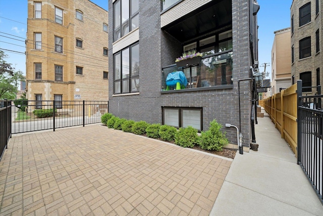 702 W Wellington Ave Unit 2N, Chicago, IL 60657 - view of building exterior
