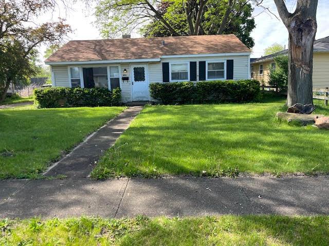 491 Brook Dr, Crystal Lake, IL 60014 - view of front of house featuring a front yard