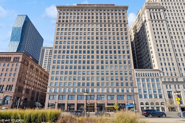 330 S Michigan Ave Unit 1607, Chicago, IL 60604 - photo 1