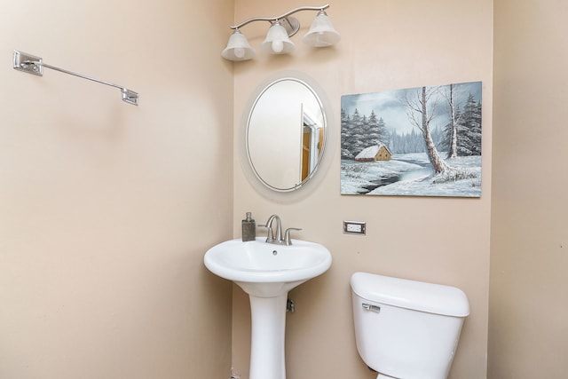 7936 N Ramsgate Cir, Hanover Park, IL 60133 - half bath featuring toilet