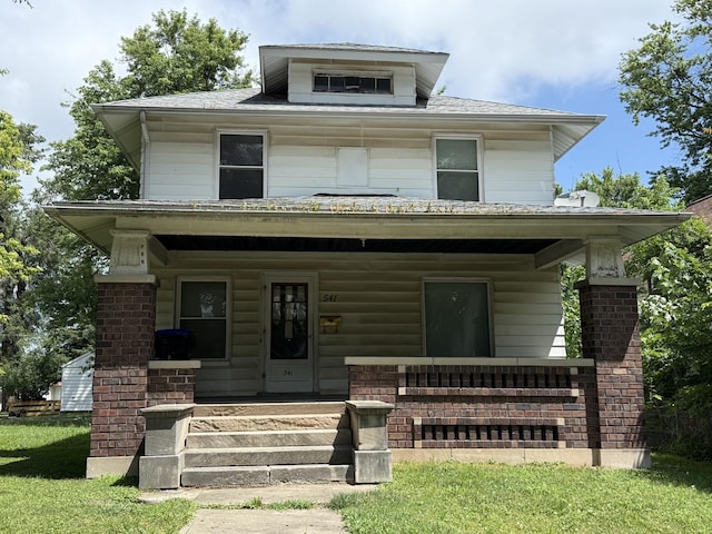 541 W Grove St, Bloomington, IL 61701 - traditional style home featuring covered porch
