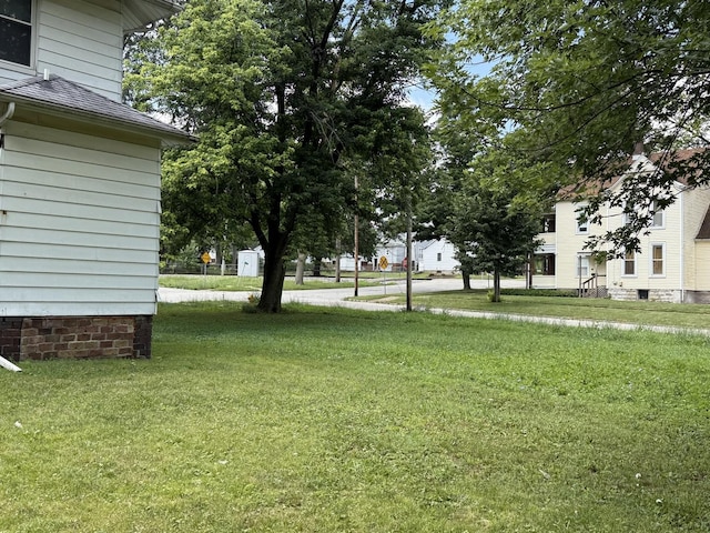 541 W Grove St, Bloomington, IL 61701 - view of grassy yard
