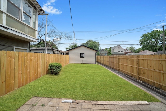 10823 S Ewing Ave, Chicago, IL 60617 - fenced backyard with an outdoor structure