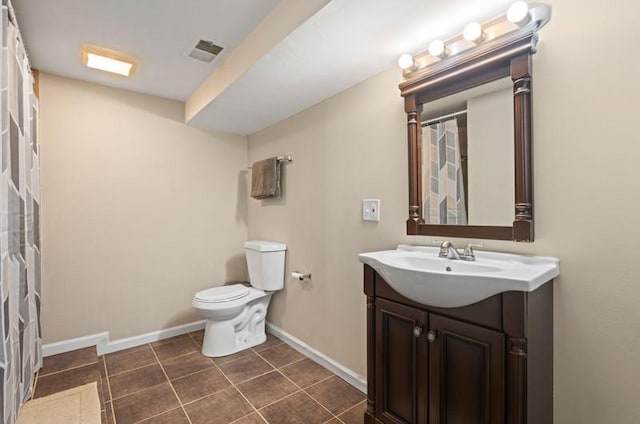 251 W 10th St, Chicago Heights, IL 60411 - full bath featuring vanity and tile patterned flooring