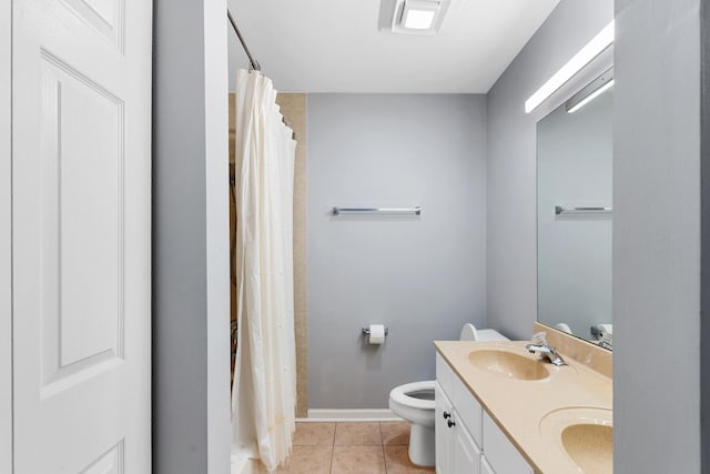 496 Navajo Trl S Unit 496, Wheeling, IL 60090 - bathroom with double vanity, tile patterned flooring, and curtained shower