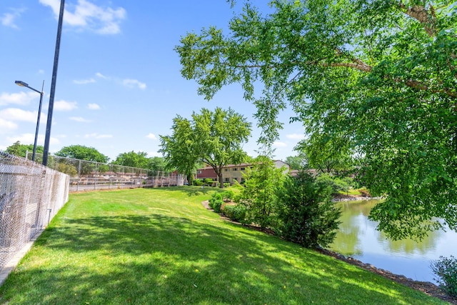 496 Navajo Trl S Unit 496, Wheeling, IL 60090 - view of yard featuring a water view