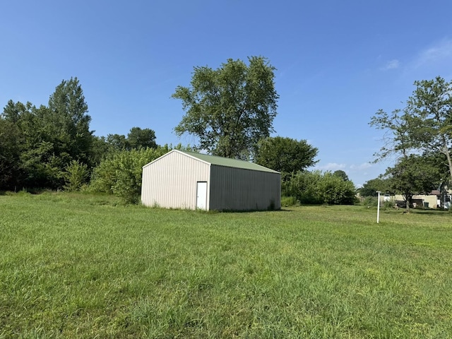 810 Harding Ave, Gillespie, IL 62033 - view of grassy yard with an outbuilding and a pole building