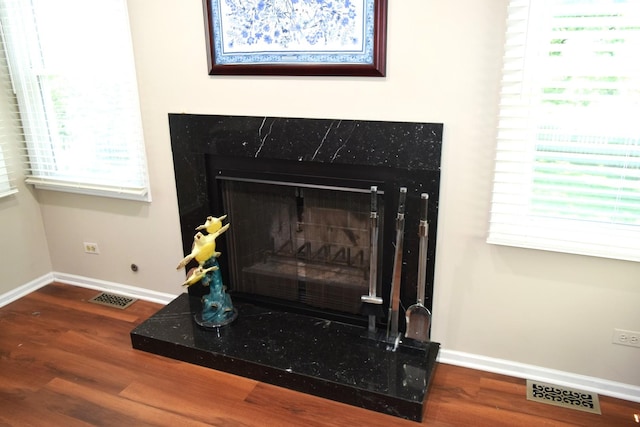 46 Copperwood Dr, Buffalo Grove, IL 60089 - detailed view of a premium fireplace and wood finished floors
